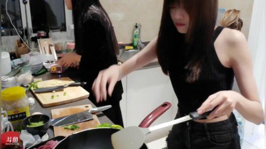 一条猪兒虫OvO发布了一个斗鱼视频2019-12-20