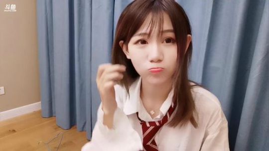 喵老师的圣诞树发布了一个斗鱼视频2019-12-20