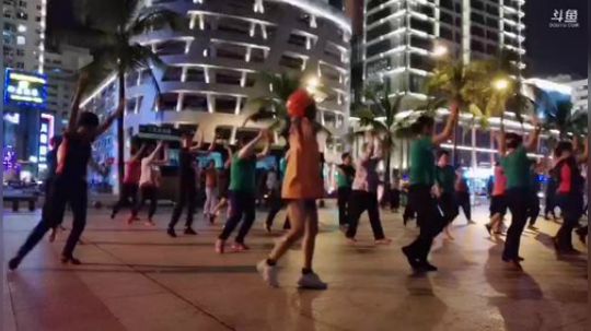 圆园团团发布了一个斗鱼视频2019-12-20