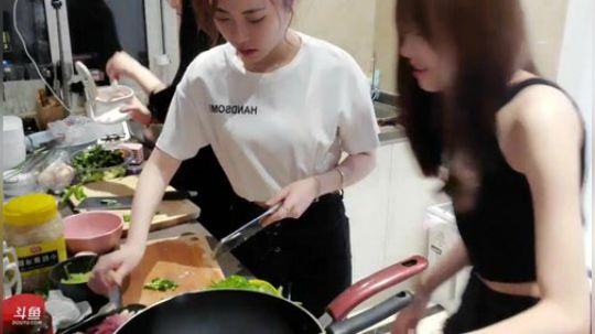 一条猪兒虫OvO发布了一个斗鱼视频2019-12-20