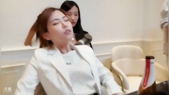 菜菜的瓜皮帽发布了一个斗鱼视频2019-12-20