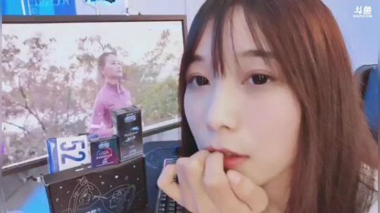 HHHISHHH发布了一个斗鱼视频2019-12-22