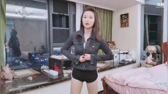 肖淑洁生命中的光和盐发布了一个斗鱼视频2019-12-22