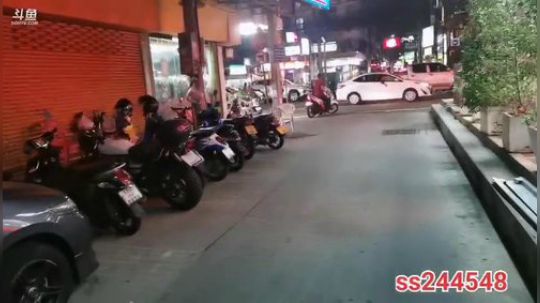 睿智兄弟闯泰国，之芭提雅沙滩 2019-12-24 18点场