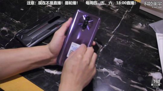 户外遛狗王飞哥发布了一个斗鱼视频2019-12-24