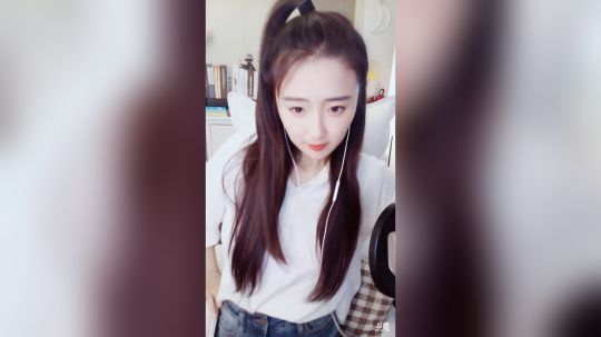 登月团丶离去发布了一个斗鱼视频2019-12-24