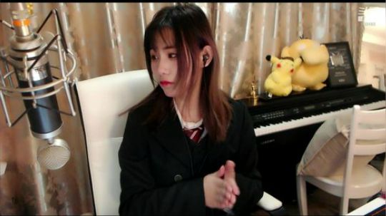 喵老师的圣诞树发布了一个斗鱼视频2019-12-24
