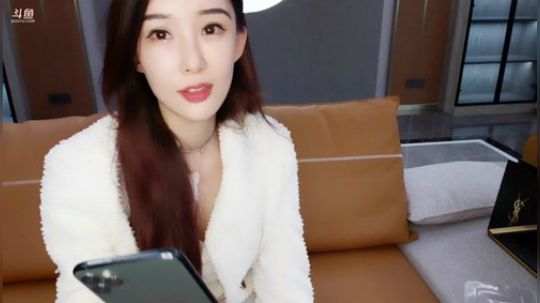 悉悉好美我爱了发布了一个斗鱼视频2019-12-24