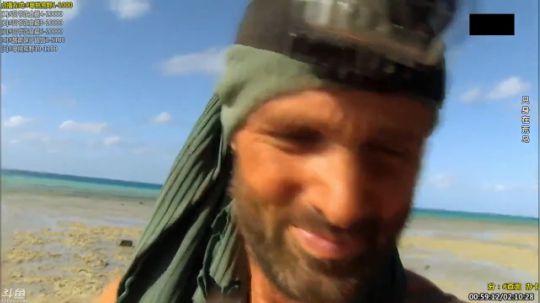 户外遛狗王飞哥发布了一个斗鱼视频2019-12-25