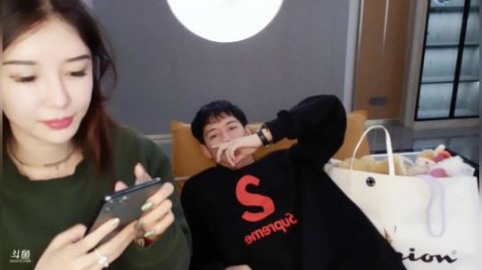 悉悉好美我爱了发布了一个斗鱼视频2019-12-25