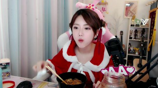 HHHISHHH发布了一个斗鱼视频2019-12-25