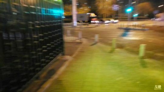 我在斗鱼看火力堂主直播户外