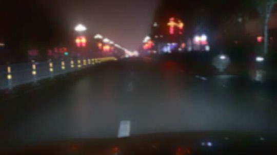 天还没亮，赶夜路回老家给大家去买特产邮寄出去，赶回来还能再睡