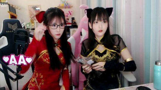 黑板君爱喝酸奶发布了一个斗鱼视频2019-12-27
