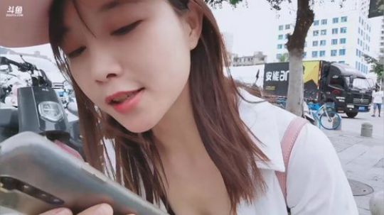 肖淑洁生命中的光和盐发布了一个斗鱼视频2019-12-28