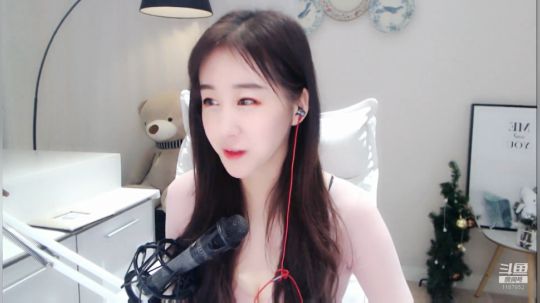 hagetaka发布了一个斗鱼视频2019-12-29