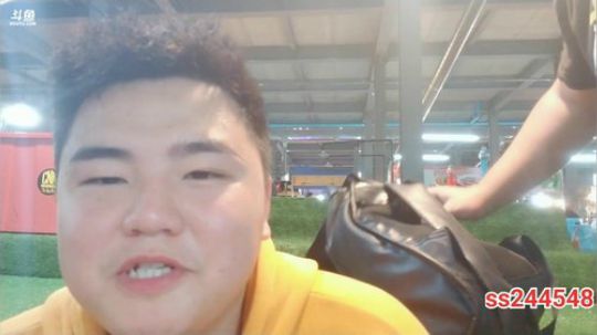 睿智兄弟闯泰国，下午三点开播 2019-12-28 23点场