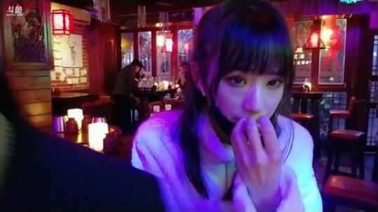 烙铁扎心了发布了一个斗鱼视频2019-12-30