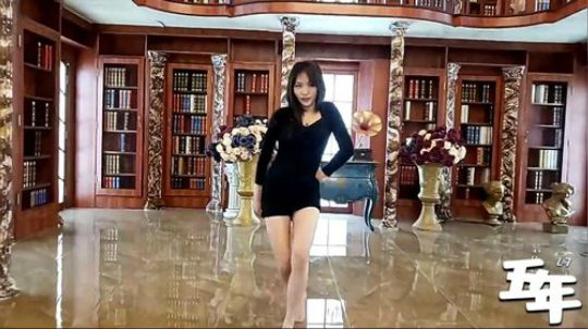 悉悉好美我爱了发布了一个斗鱼视频2019-12-30