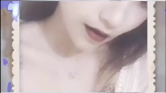 视频短了上传不了？那就两个视频拼一起吧