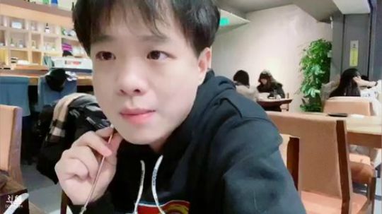 登月团丶离去发布了一个斗鱼视频2019-12-31