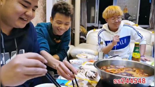 大家新年快乐，直播8点跨年 2019-12-31 19点场