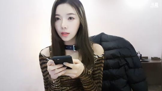 小姨子：跨年冲亚 2019-12-31 19点场