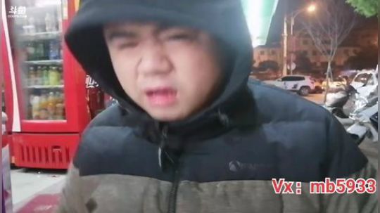我在斗鱼看做个疯子直播户外