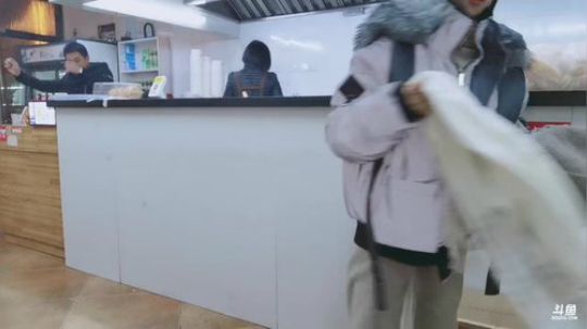 肖淑洁生命中的光和盐发布了一个斗鱼视频2020-01-04