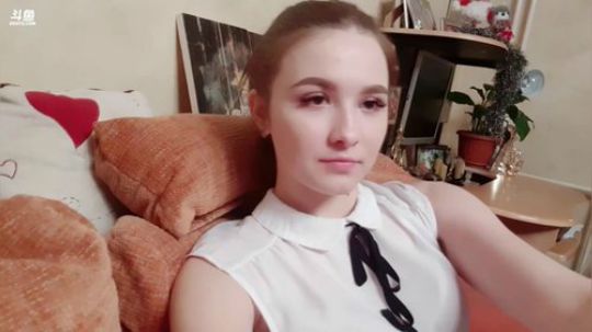 两大超级女模展示自己健身身材 2020-01-06 19点场