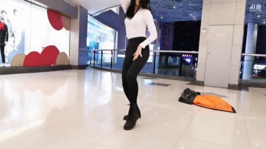 悉悉好美我爱了发布了一个斗鱼视频2020-01-06