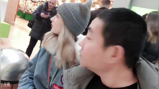 两大超级女模展示自己健身身材 2020-01-06 15点场
