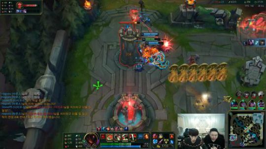 我在斗鱼看即将拥有人鱼线的PDD直播英雄联盟