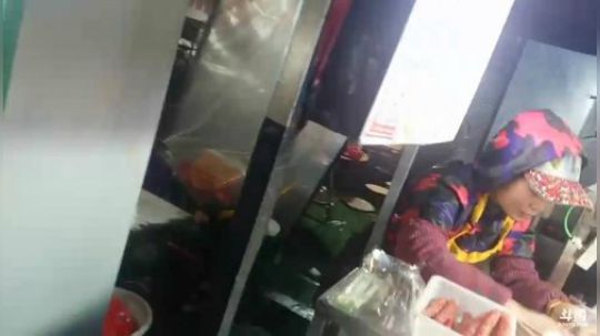 我在斗鱼看做个疯子直播户外