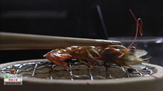 我在斗鱼看野食小哥直播美食