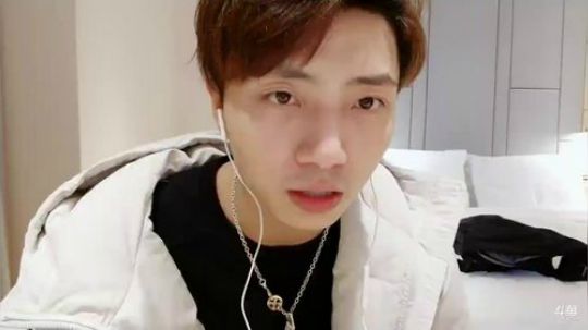 烙铁扎心了发布了一个斗鱼视频2020-01-12