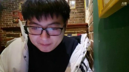 我在斗鱼看火力堂主直播户外