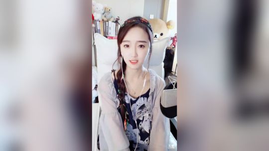 登月团丶离去发布了一个斗鱼视频2020-01-16