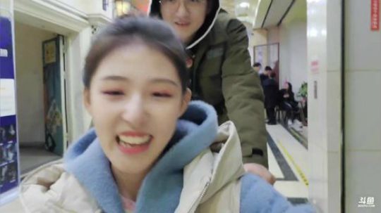 悉悉好美我爱了发布了一个斗鱼视频2020-01-17
