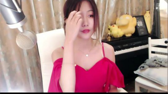 喵老师的圣诞树发布了一个斗鱼视频2020-01-17