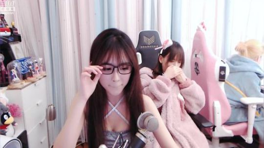 圆园团团发布了一个斗鱼视频2020-01-18