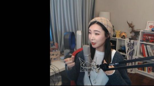 黑板君爱喝酸奶发布了一个斗鱼视频2020-01-19