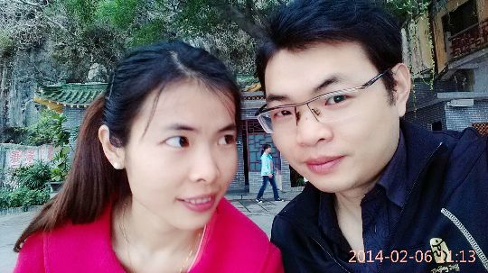 今天有小姐姐一起直播。