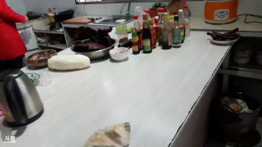 大家新年快乐。 2020-01-23 16点场