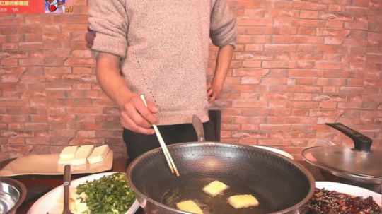 新年快乐，包浆豆腐，干锅毛肚，辣炒花甲 2020-01-22 20点场
