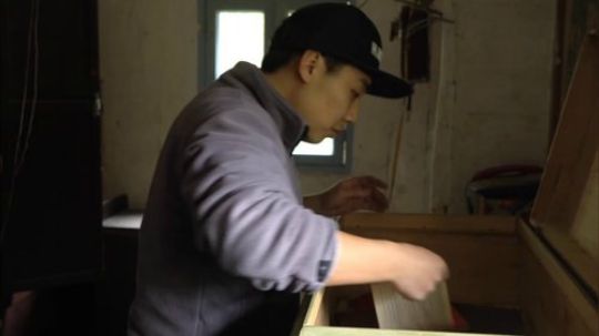 我在斗鱼看野食小哥直播美食