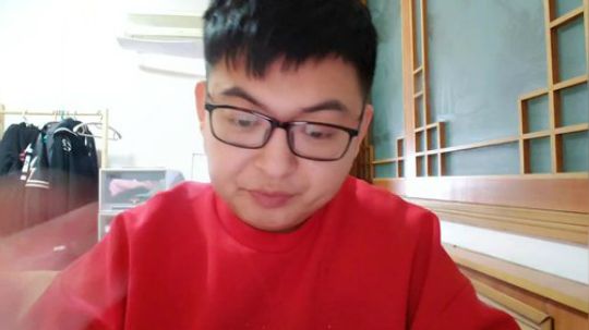 我在斗鱼看火力堂主直播户外