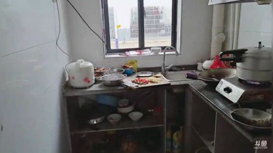 兄弟们新年快乐。 2020-01-26 10点场