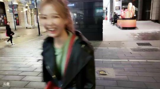 我在斗鱼看香菇年丶直播美食