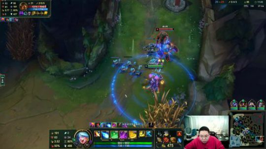 我在斗鱼看即将拥有人鱼线的PDD直播英雄联盟